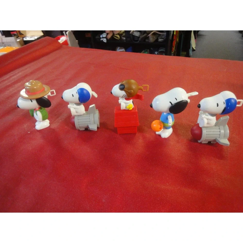 5 lot Peanuts Snoopy McDonalds happy meal toys 2018 basketball red barron camper